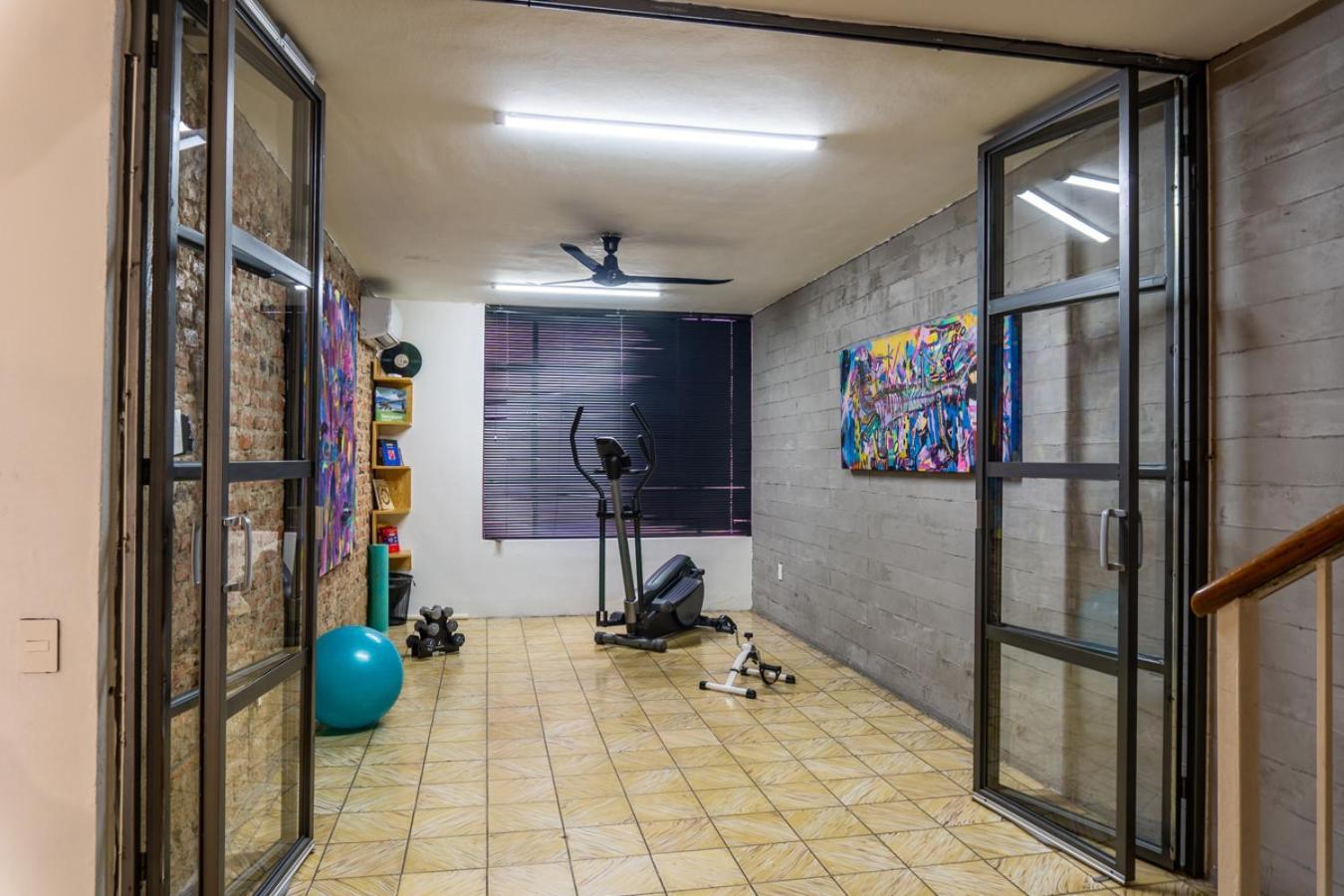 Habitaciones Privadas Con Bano Propio En Una Zona Segura Y Centrica De Guadalajara. Exteriör bild